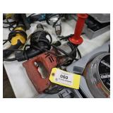 Milwaukee 1/2 in drill
