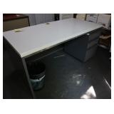 Wood/laminate desk