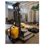 Apollo CTD 15B-III-3M electric stacker with