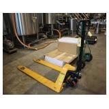 Pallet jack, low profile