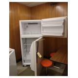 Hotpoint 18 cu ft refrigerator