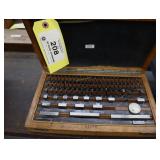Set of gauge blocks