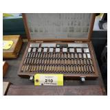 Set of gauge blocks