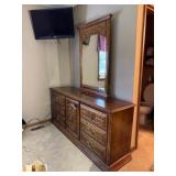Dresser w/Mirror