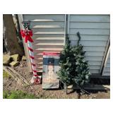 Christmas Tree, Christmas Lamp Post & Lighted