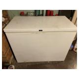 Roper White Deep Chest Food Freezer