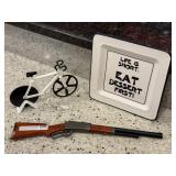 Rifle lighter - desktop bike - sign