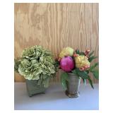 Set of 2 Flower Arrangements with Vases