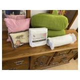 Brand New Queen Sheets & Pillows