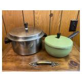 Set of 2 Covered Cooking Pans Vintage