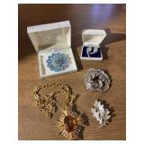 4 Vintage Brooches & 1 Gold Tone Necklace