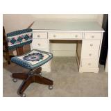 Kneehole Desk and Rolling Chair