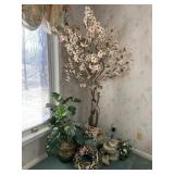 Faux Plants & Floral Decor