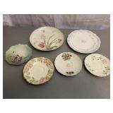 Set of 6 Pretty Vintage Plates Flower Accent