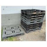 10 Plastic Pallets