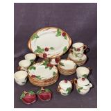 Apple Pattern Table Set