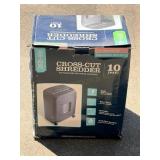 Pen & Gear Cross-Cut Shredder (new in box)