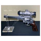 Smith & Wesson 44 Mag w. Tasco Pro Point Scope