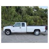 1999 GMC Sierra Long Bed w/ Tommy Gate (138,860mi)