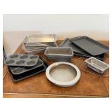 Baking Sheets, Muffin & Pie Pans
