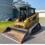 CAT 247 Skid Steer With 6' Bucket