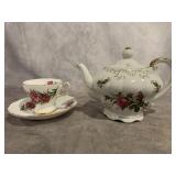 QUEEN ANNE BONE CHINA PLATE & MUSICAL TEAPOT & CUP