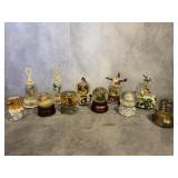 ASSORTED SNOW GLOBES