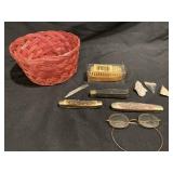 POCKET KNIVES GLASSES ARROWHEADS SHARK TOOTH