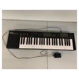 Yamaha PSR-11 Electronic Keyboard with Adapter