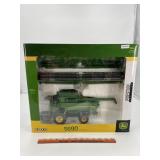John Deere S680 Combine Ertl Prestige Collectiok