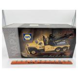 1960 Mac B ï¿½ 61 wrecker, 1/25 scale, diecast