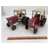 International 1466 Tractors