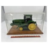 John Deere 8400T with case