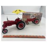 Farmall C 1/16 Ertl 1999 Iowa FFA Special Edition