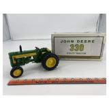 John Deere 330 Utility Tractor 1.16 Die Cast