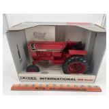 International 966 Tractor Ertl 1/16 Scale