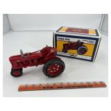 Farmall H 1/16 Ertl 1992 Iowa FFA