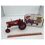 Farmall 350 1/16 Ertl 1991 Iowa FFA