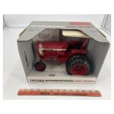 IH Hydro 100 ROPS Ertl 1/16