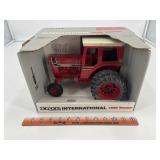 International 1566 tractor, 1/16 scale, Ertl,