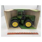 John Deere 4 Wheel Drive Tractor 1/16 Ertl
