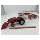Case IH 11 of 100 460 Tractor with loader, Ertl,