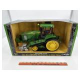 John Deere 8520T Collector Set 1/16 & 1/64 Ertl