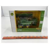 John Deere S790 Combine Ertl 1/64 Scale