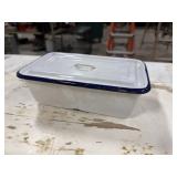 Enamel bread dish