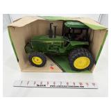 John Deere MFWD Tractor 1/16 Ertl