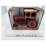 Case IH 756 Tractor w/Hiniker Cab 1/16 Ertl