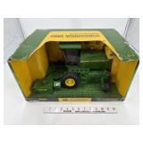 John Deere 4995 Windrower 1/16 Ertl