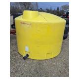 1350 gal round plastic tank