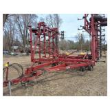 Case IH 4900 field cultivator 44 ft pull type